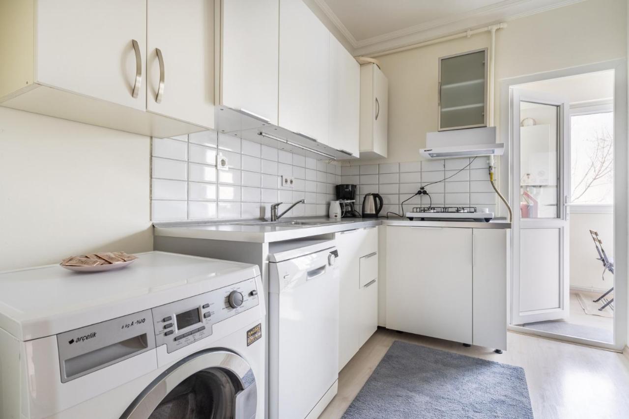 Ferienwohnung Modern Flat With Balcony On Bagdat Street Istanbul Exterior foto