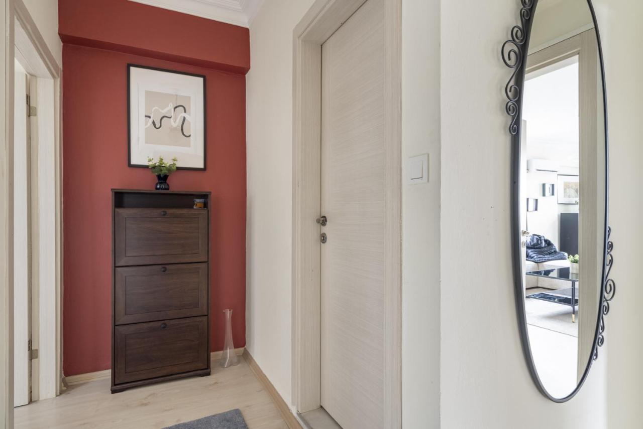 Ferienwohnung Modern Flat With Balcony On Bagdat Street Istanbul Exterior foto